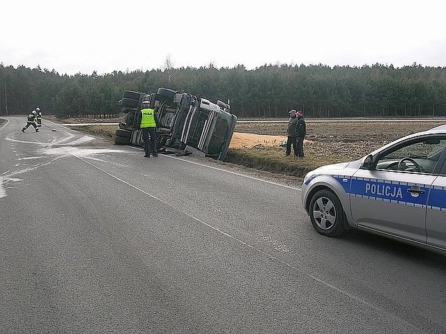 Zderzenie samochodu osobowego z ciężarówką