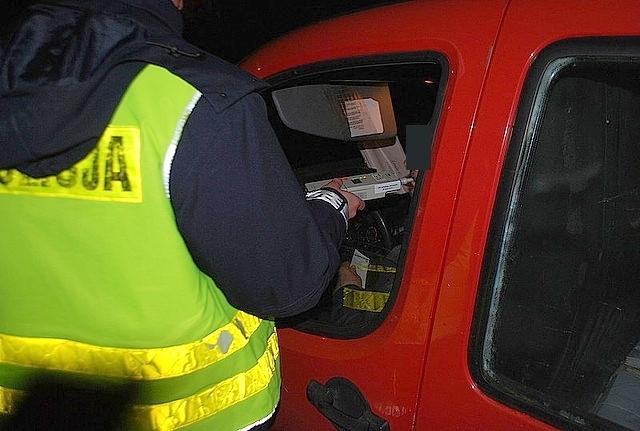 Łapali nietrzeźwych kierowców. Przebadano 1103 osoby [wideo]