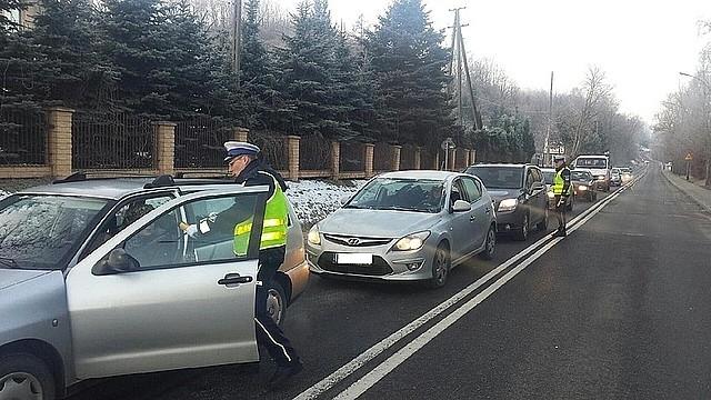Kontrole drogowe na przemyskich drogach. 4 osoby straciły uprawnienia za jazdę „na podwójnym gazie”