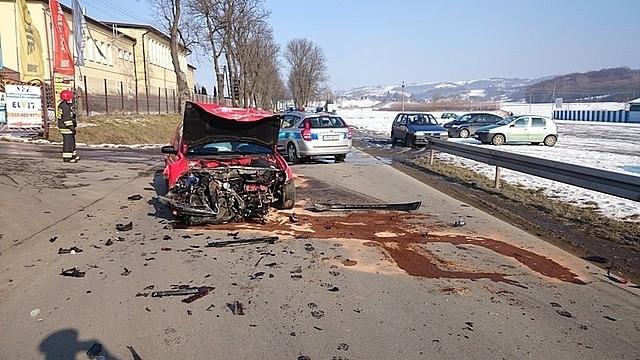 20-letni kierowca, wymuszając pierwszeństwo, doprowadził do zderzenia 3 pojazdów