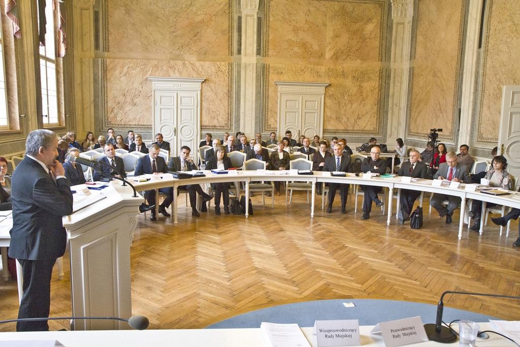 Czy przewodniczący kneblują usta radnym?
