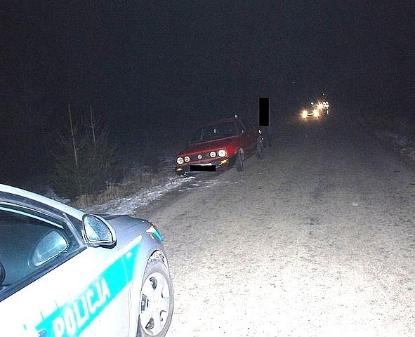 Kierowca najechał na leżącego na jezdni 36-latka. Mężczyzna zmarł