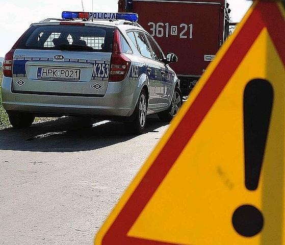 Potrącenie pieszego w Zadąbrowiu. 14-latek trafił do szpitala. Przywrócono już płynność ruchu