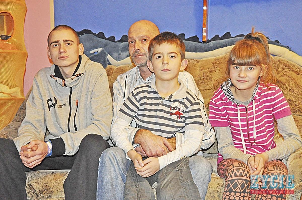 – Gdybyśmy poszli spać, byłoby pięć trupów