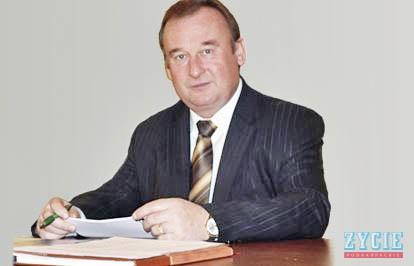 Burmistrz Adam Woś oddał 3-miesięczne pobory