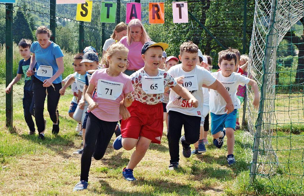 Sprintem do maratonu. Pobiegła ponad setka przedszkolaków! [ZDJĘCIA]