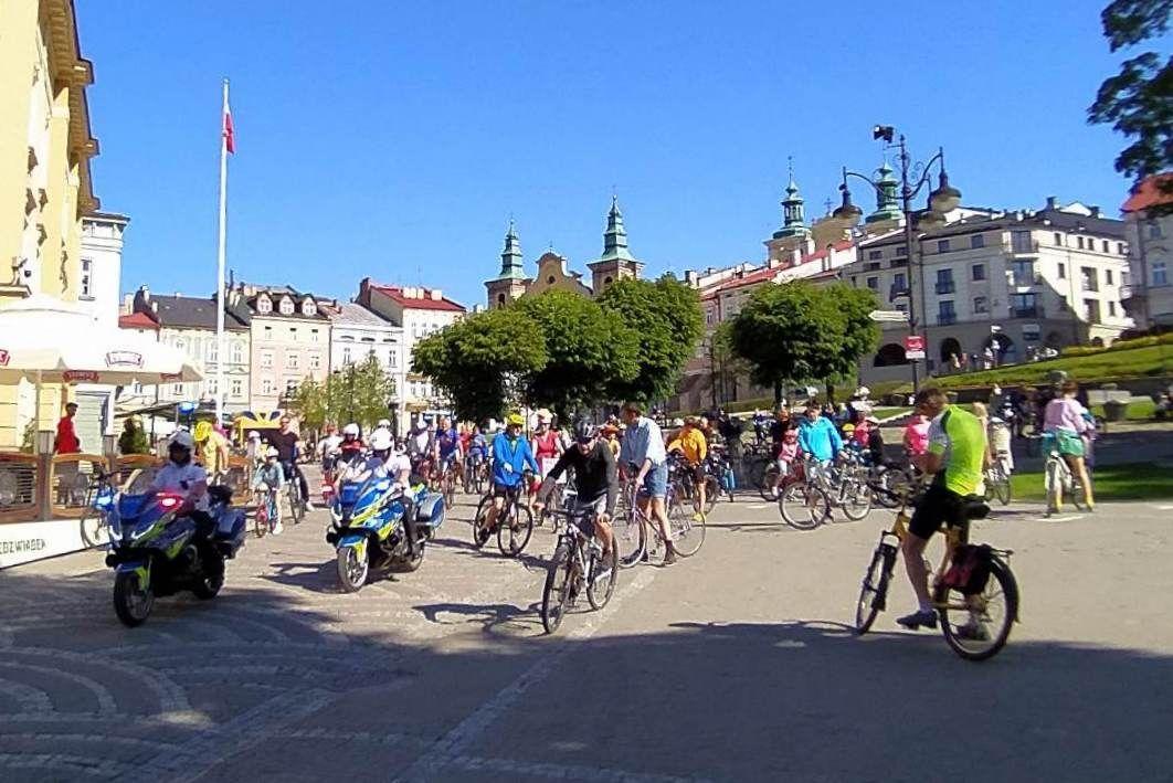 Rowerzyści z PMS przejechali przez miasto po raz 2! [ZDJĘCIA, WIDEO]