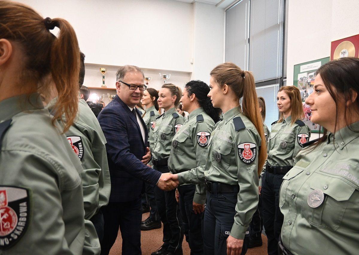 Służba Celno-Skarbowa rośnie w siłę. 42 nowo przyjętych funkcjonariuszy