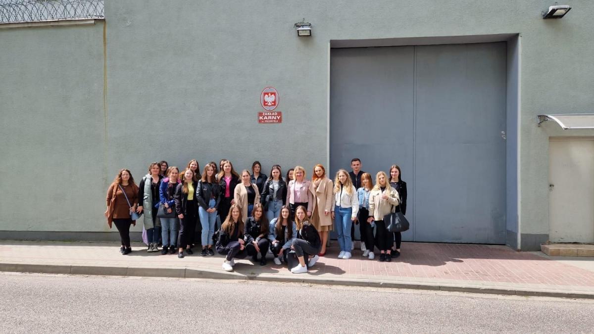 Studenci w murach przemyskiego zakładu karnego 