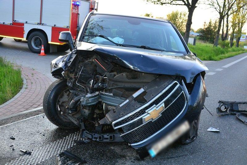 Dwie osoby ucierpiały po zderzeniu 3 pojazdów 