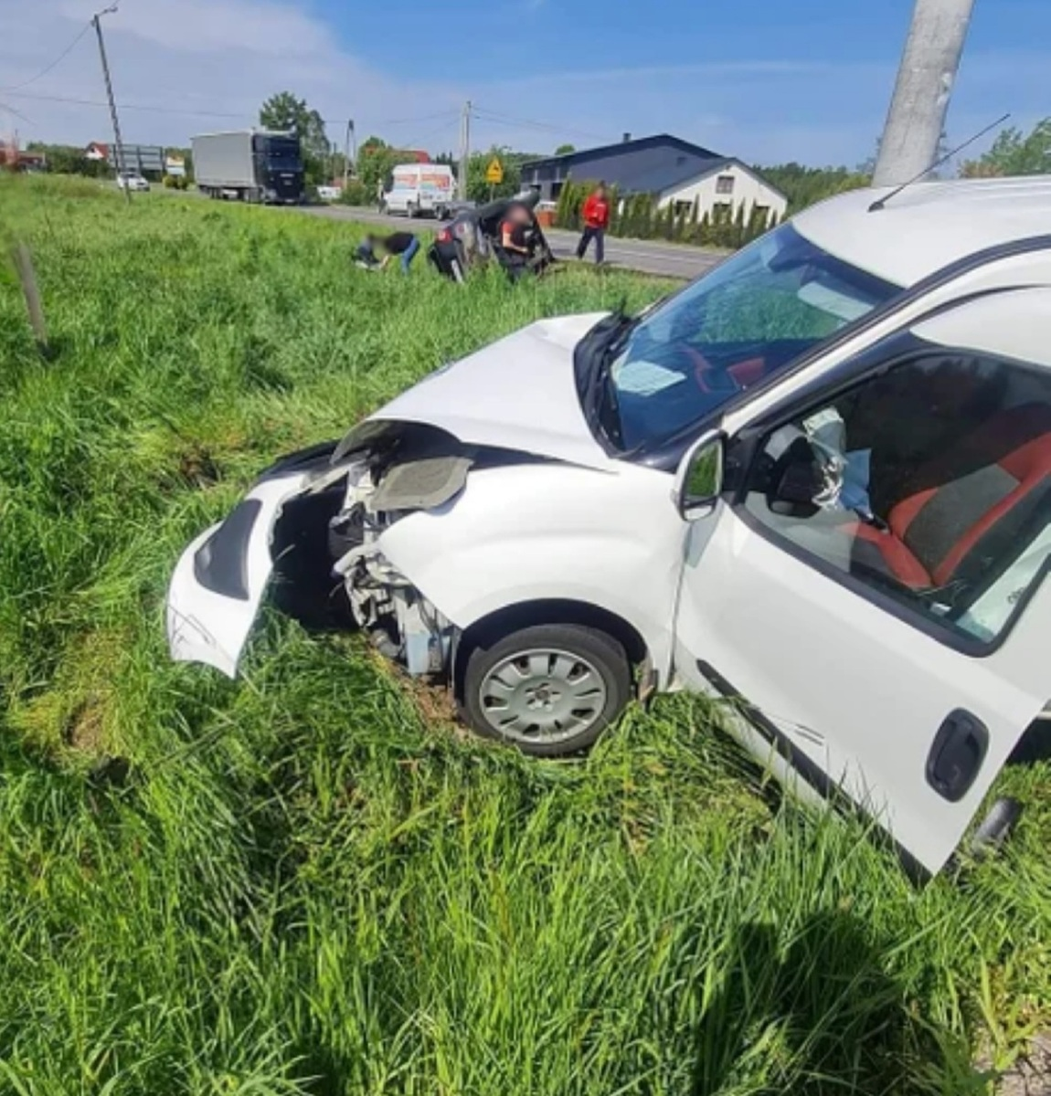  Po zderzeniu fiata z oplem 3 osoby trafiły do szpitala