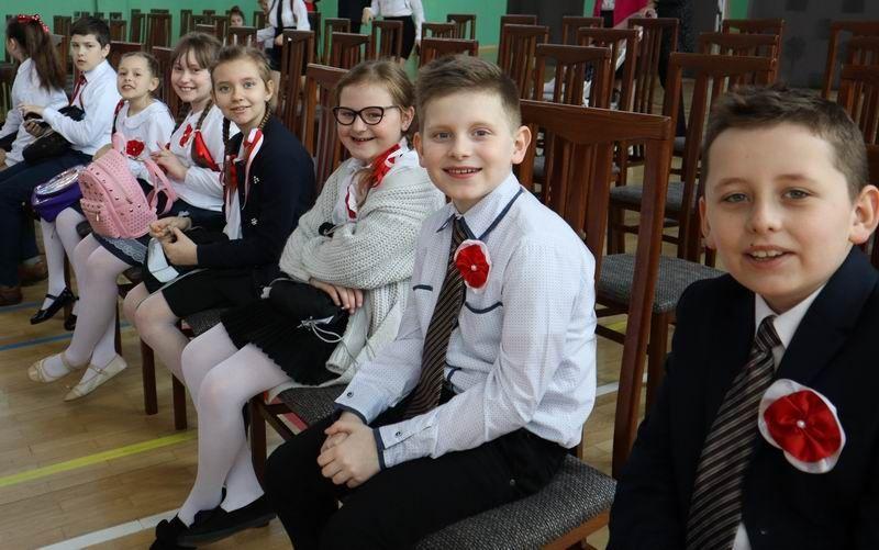 140 młodych artystów śpiewająco o patriotyzmie [ZDJĘCIA]