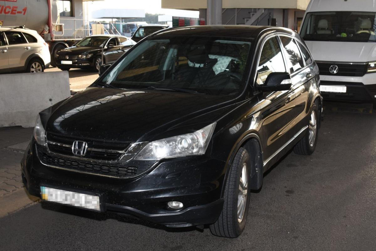 Honda i opel zatrzymane na granicy w Korczowej