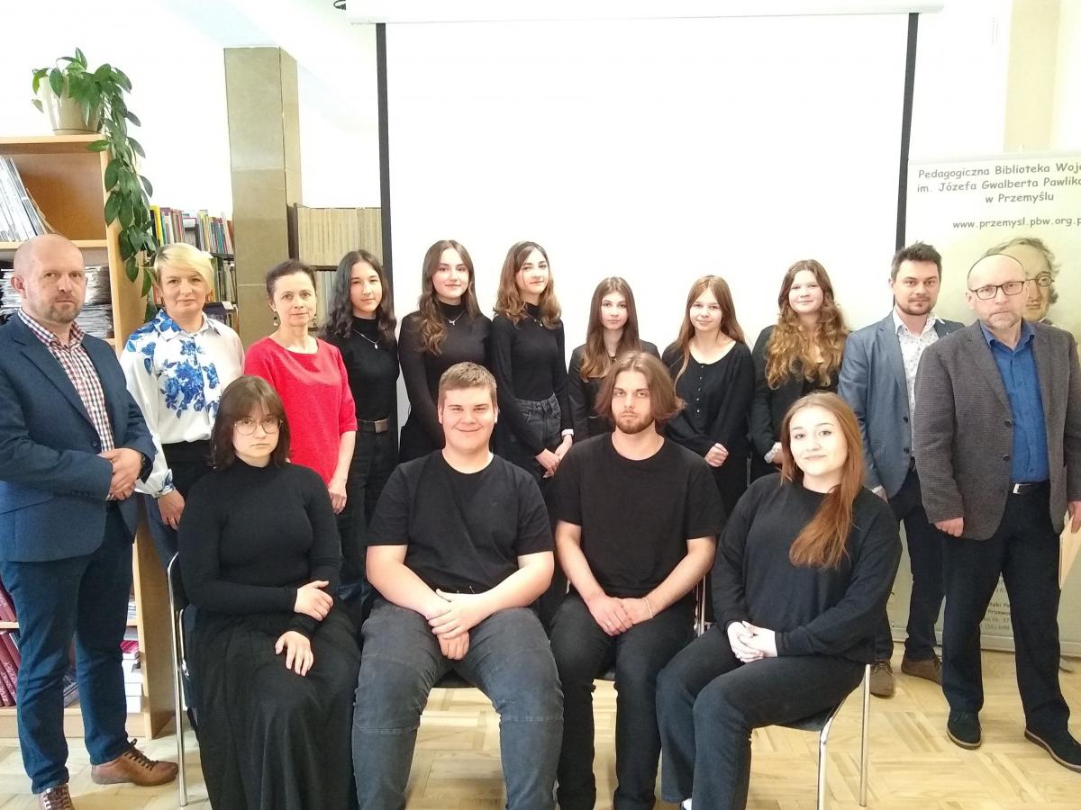 „Wszystko, co mam do zakomunikowania, jest w moich wierszach” – Wisława Szymborska. Konferencja literacka w Pedagogicznej Bibliotece w Przemyślu