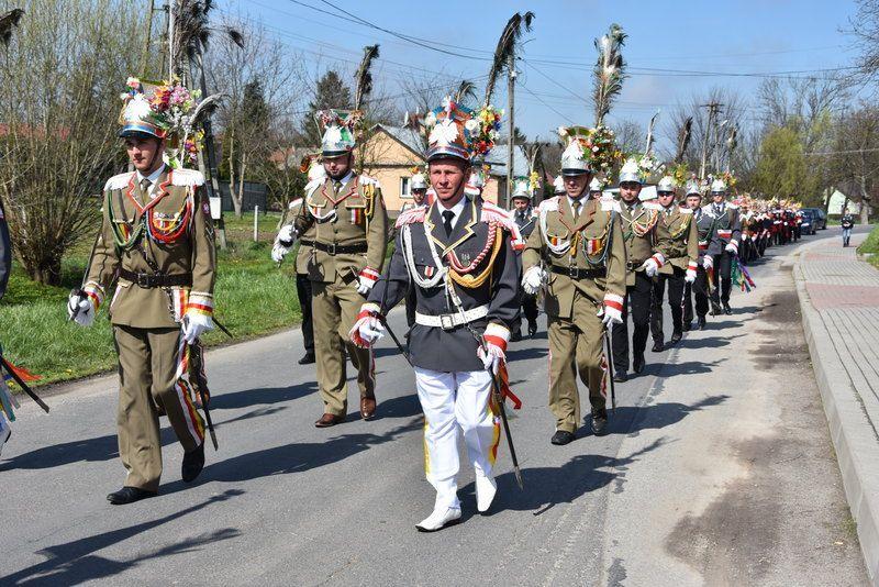 Z dziada pradziada. Strażnicy Grobu Pańskiego znów paradnie maszerowali [ZDJĘCIA]