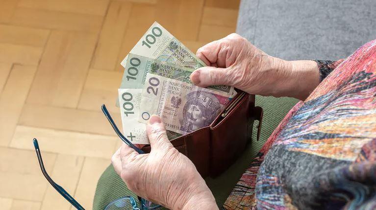 Ważna zmiana w wyliczaniu emerytur. Dla nowych emerytów świadczenia będą niższe 