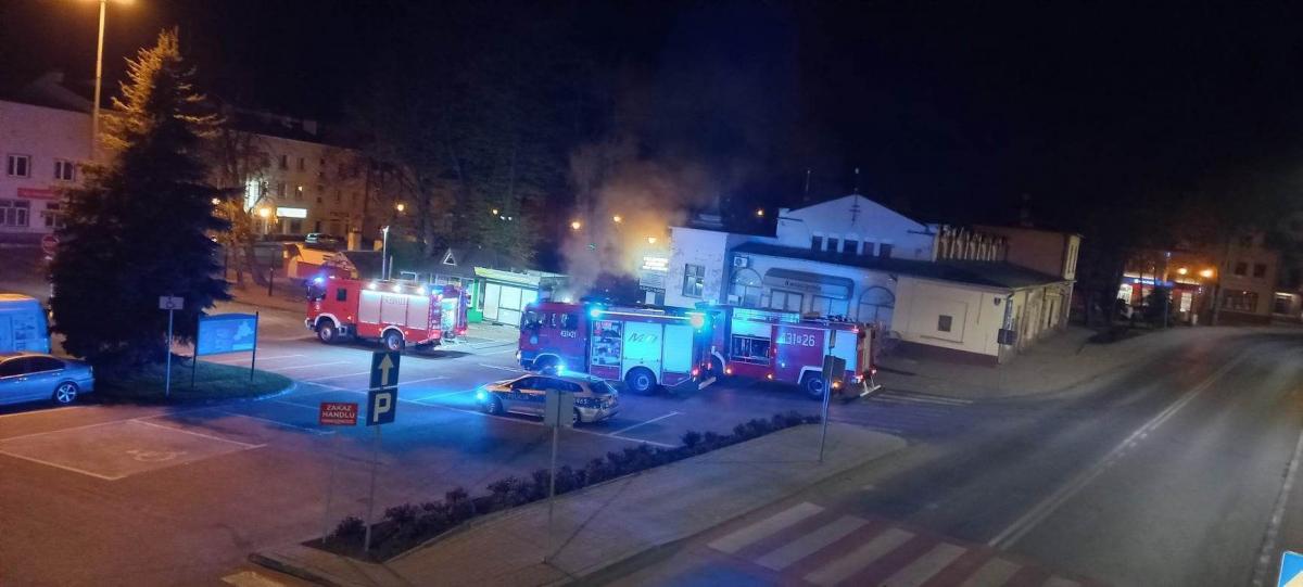 Nocą kiosk stanął w płomieniach. Czy ktoś podłożył ogień?