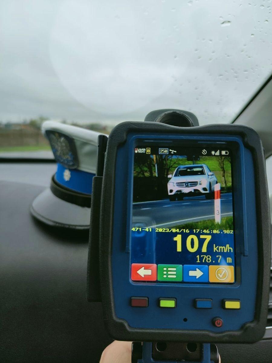Pędził 107 km/h w terenie zabudowanym