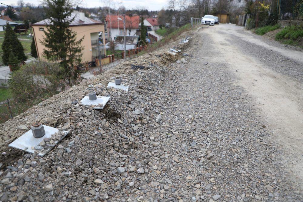 Osuwająca się skarpa przestanie być zagrożeniem