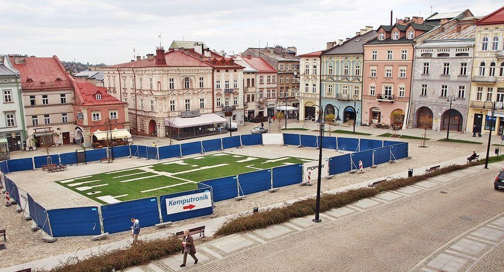 Przemyski Rynek w pełnej krasie tuż-tuż! [ZDJĘCIA]