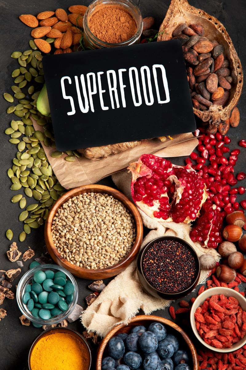 Jakie superfoods warto wprowadzić do swojej diety wiosną?