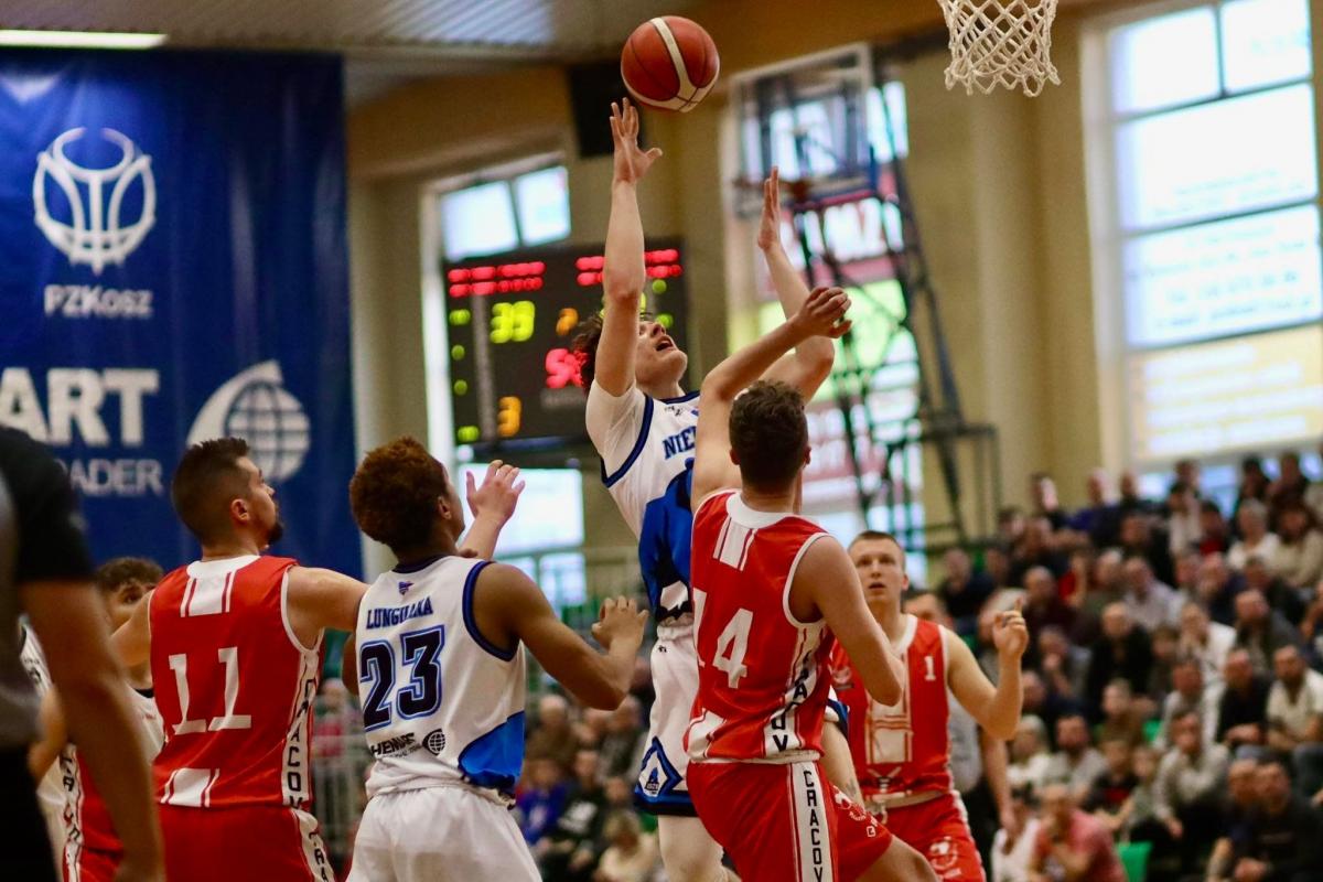 Przemyskie Niedźwiadki w II etapie fazy play-off