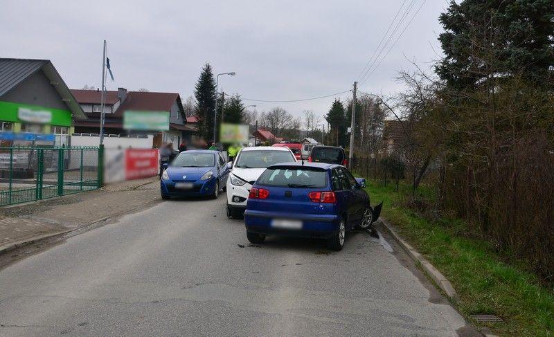 Zderzenie 4 samochodów w Jedliczu [ZDJĘCIA]