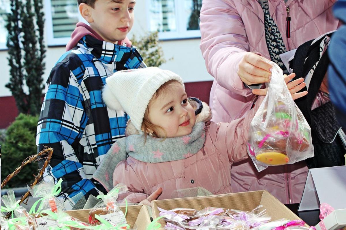 Pisanki, baby, palmy… Udany wielkanocny kiermasz w Żurawicy [ZDJĘCIA]