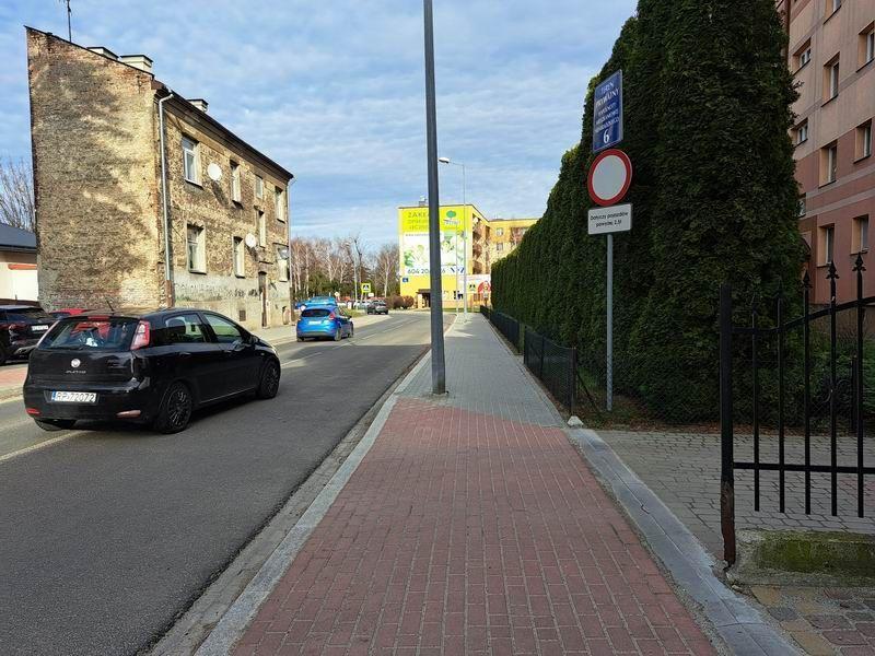 Mieszkańcy walczą o przywrócenie możliwości parkowania przy Siemiradzkiego