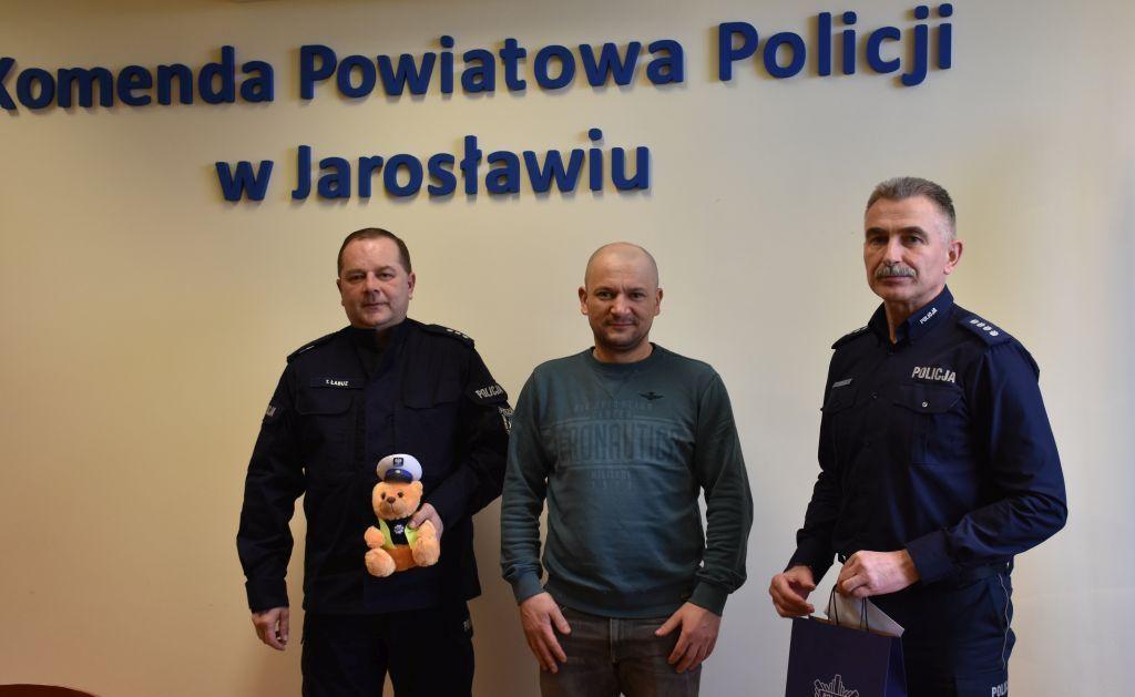 Policjanci z Jarosławia dla chorej Matyldy. „Wierzymy, że dziewczynka wygra walkę o zdrowie”