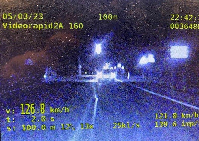 28 punktów karnych i 3 tys. grzywny dla kierowcy bmw i 15 punktów i 5 tys. mandatu dla prowadzącego peugeota