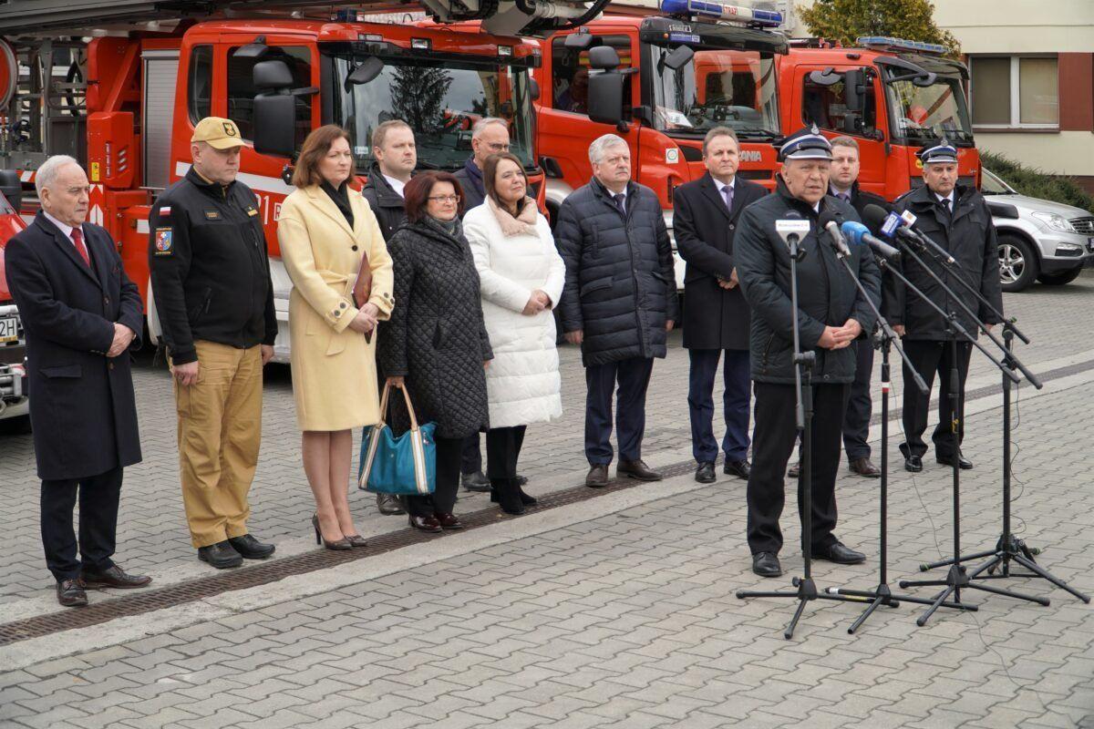 Strażacy ochotnicy na zakupach. Nowe wozy dla 12 jednostek z byłego województwa przemyskiego