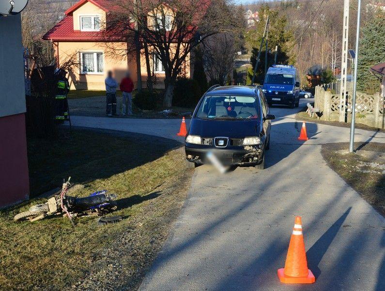 9-latek wyjechał motorowerem przed seata. Kierująca nie zdołała wyhamować