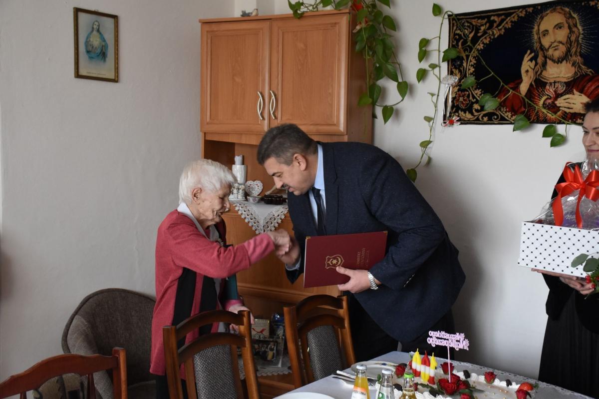Setne urodziny krzeczowiczanki pani Marii Ozorowskiej [ZDJĘCIA]