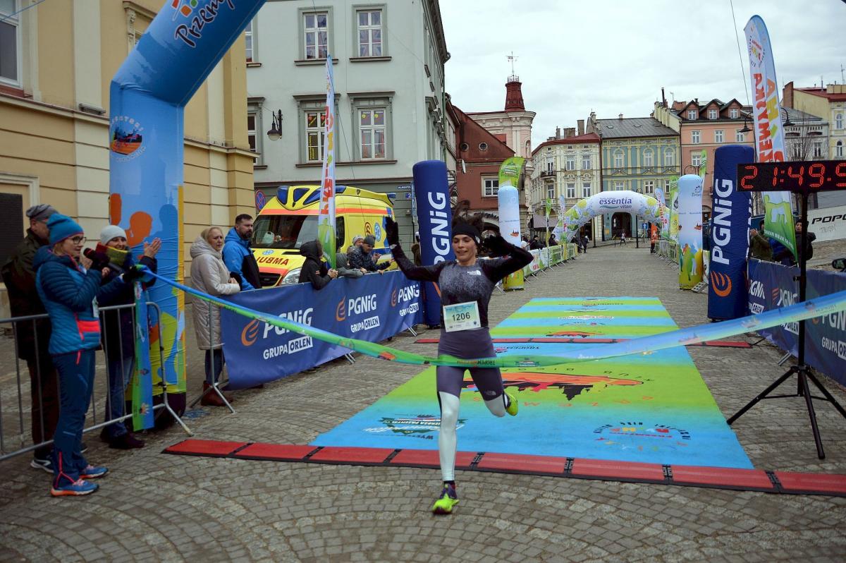 Niemal 250 biegaczy na starcie Zimowej Karpackiej Piątki [ZDJĘCIA]