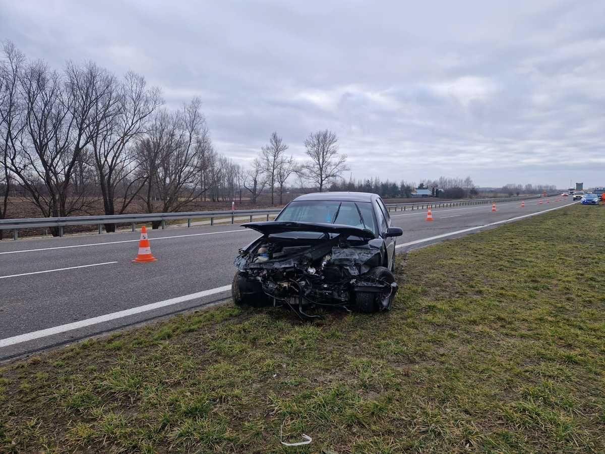 Uderzyła w bariery na autostradzie A4. Samochód nie nadawał się do dalszej jazdy