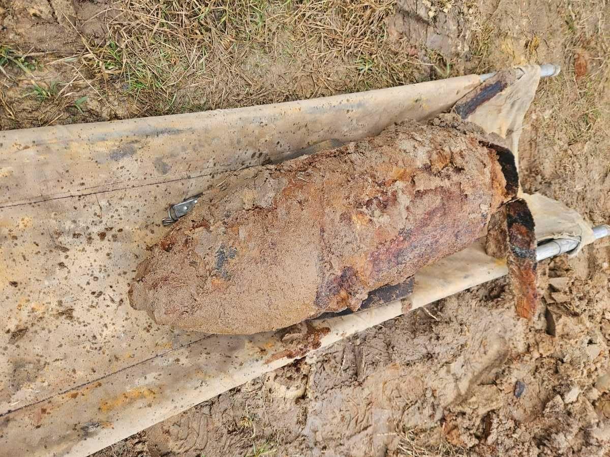 Bombę lotniczą znalazł operator koparki! Ewakuowano mieszkańców pobliskich domów