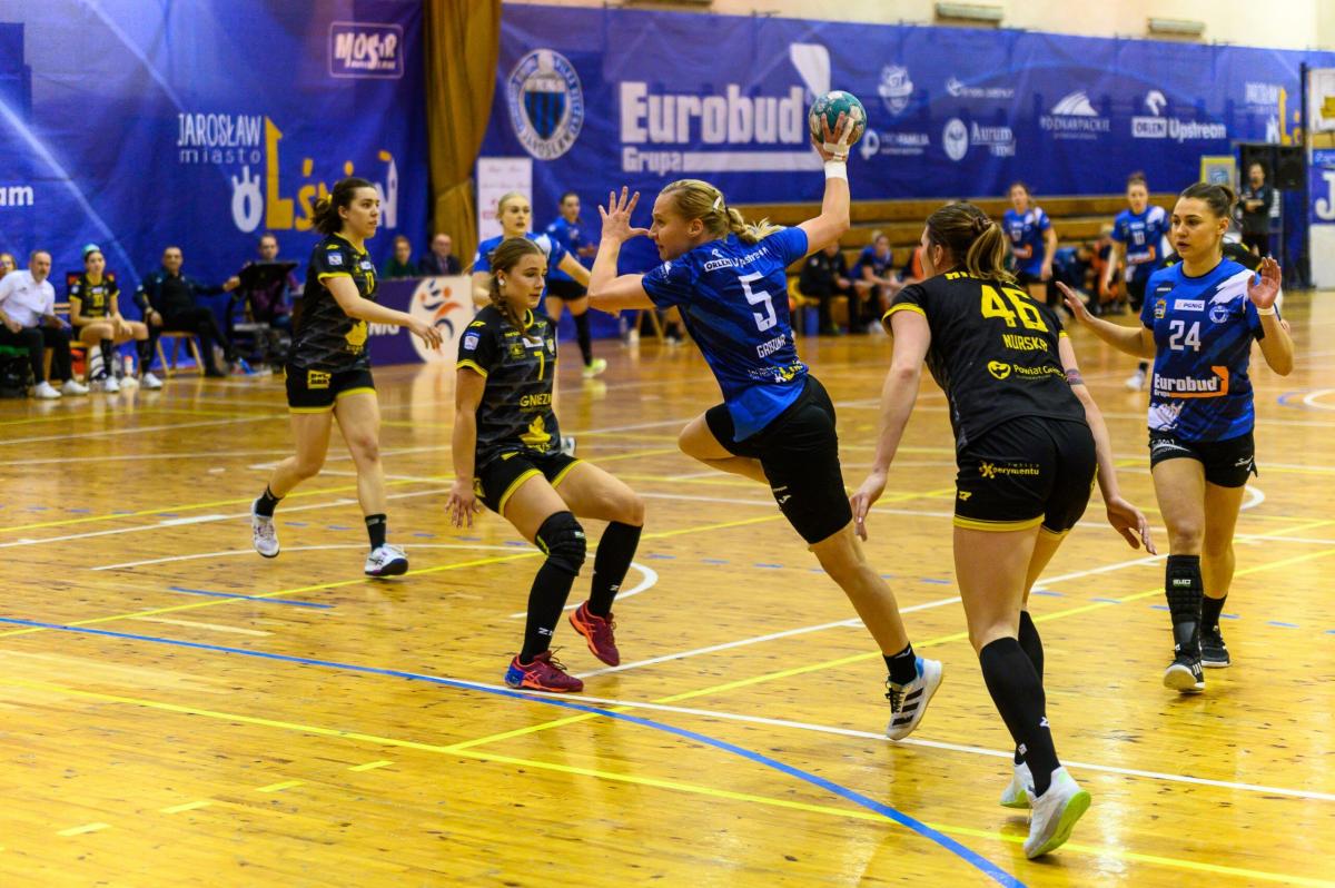 Rewelacja PGNiG Superligi bez szans. Spektakl Eurobud JKS-u trwa
