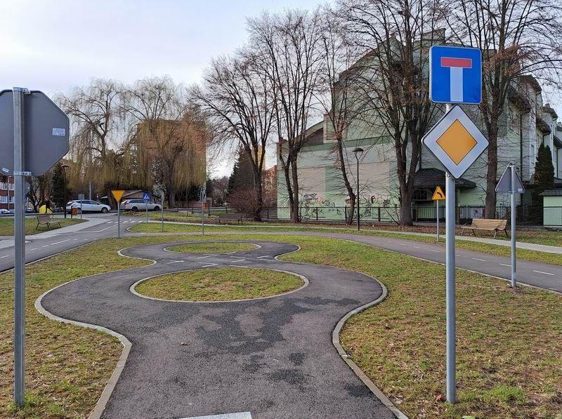 Mieszkańcy: – Pieniądze na naprawy idą z naszej kieszeni!
