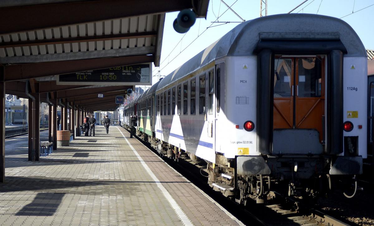 Najpierw w górę, teraz w dół. Nowy cennik biletów PKP już od marca