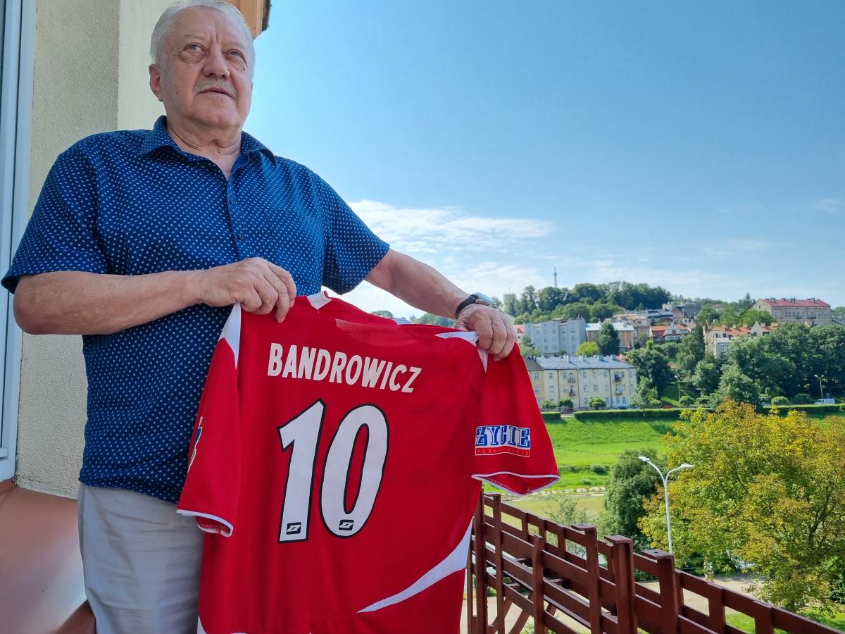 – Grałem zawsze z „dziesiątką”, tak jak Lubański – rozmowa z Jerzym Bandrowiczem