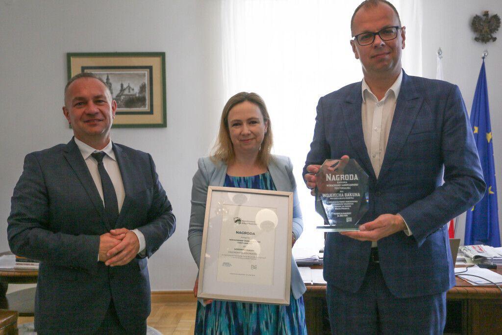 Prezydent Przemyśla nagrodzony za organizację pomocy dla uchodźców 