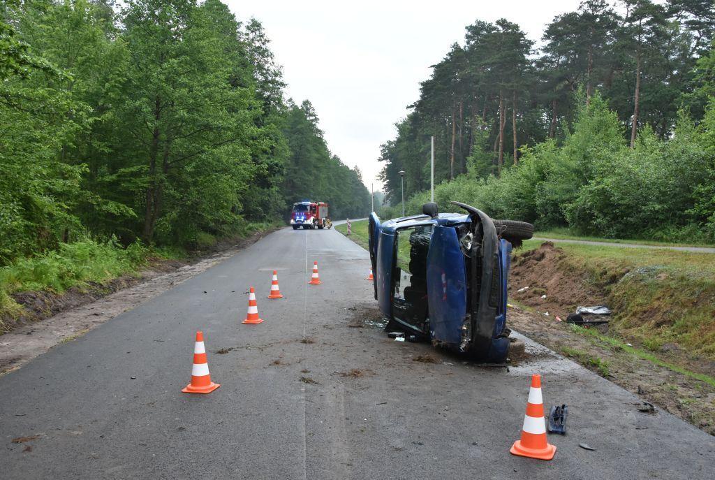 Ona doprowadziła do kolizji, on miał przy sobie narkotyki. Niefortunna przejażdżka mieszkańców powiatu jarosławskiego 