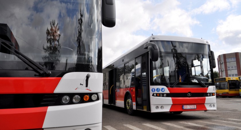 Bezpośredni czy z przesiadką? Linia 34 zniknęła, mieszkańcy mają problem