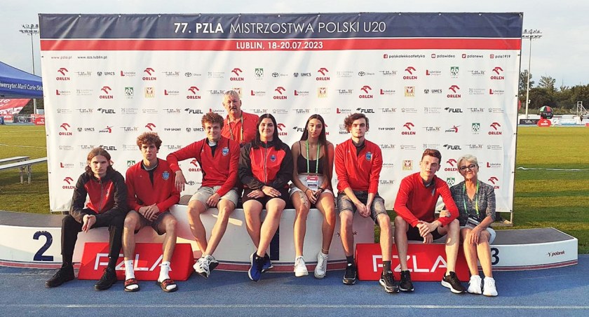 Trzy juniorskie medale lekkoatletów UKS „Tempo 5”