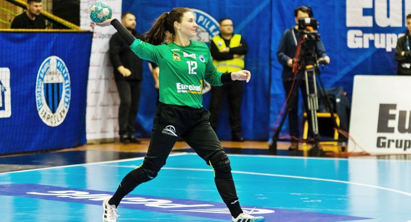 Superliga na glinianych nogach