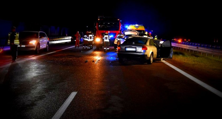 Tragedia na drodze. 86-latek jechał pod prąd autostradą A4. Zderzył się czołowo z hyundaiem