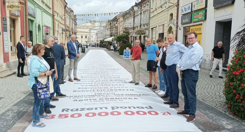 Akcja PO „Lista Tłustych Kotów PiS” w Jarosławiu
