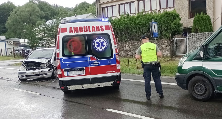 Funkcjonariusze KAS na ratunek 