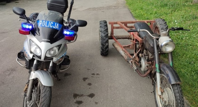 Jechał trójkołowcem całą szerokością jezdni. Miał 3,5 promila alkoholu